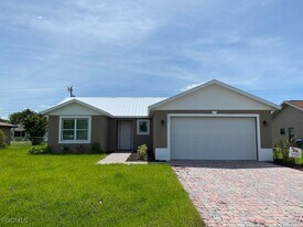 3423 SW 6th Pl in Cape Coral, FL - Building Photo