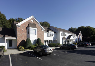 Fairfield Meadows in Port Jefferson Station, NY - Building Photo - Building Photo