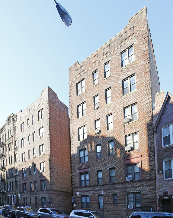 3094 Brighton 5th St in Brooklyn, NY - Building Photo