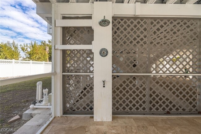 property at 424 Lagoon Dr