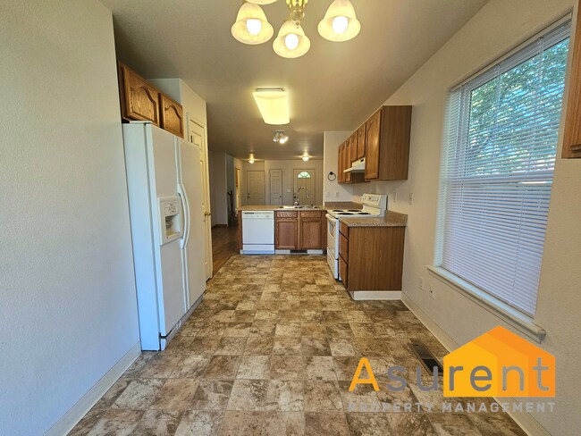 1296 Clearsprings Dr-Unit -Unit 2 - 1298 in Medford, OR - Building Photo - Building Photo