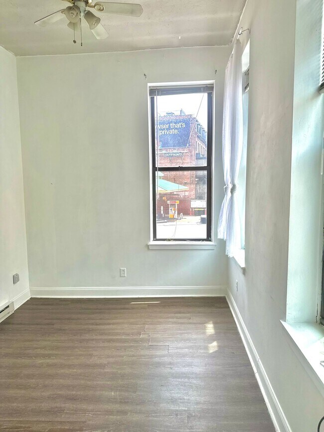 417 Massachusetts Ave, Unit 1R in Boston, MA - Foto de edificio - Building Photo