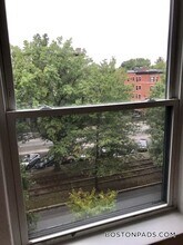 1077 Beacon St in Brookline, MA - Building Photo - Building Photo