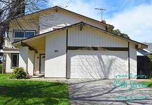 9447 Fort Worth Way in Sacramento, CA - Building Photo