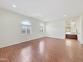 2911 Stevens St in Montrose, CA - Building Photo - Building Photo