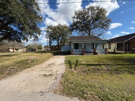4305 Fonville Ave in Beaumont, TX - Building Photo