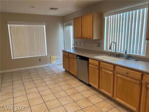 1232 Swanbrooke Dr in Las Vegas, NV - Building Photo - Building Photo