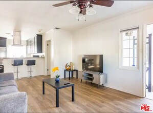 17900 Hatteras St in Los Angeles, CA - Building Photo - Building Photo