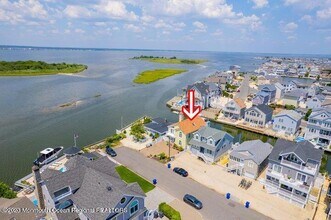 446 Eisenhower Ave in Seaside Heights, NJ - Foto de edificio - Building Photo