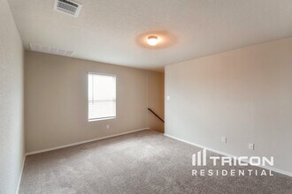 8902 Lamus Wheel in San Antonio, TX - Building Photo - Building Photo