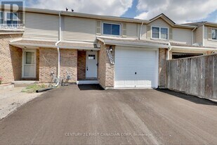 1005 Lanark Pl in Sarnia, ON - Building Photo