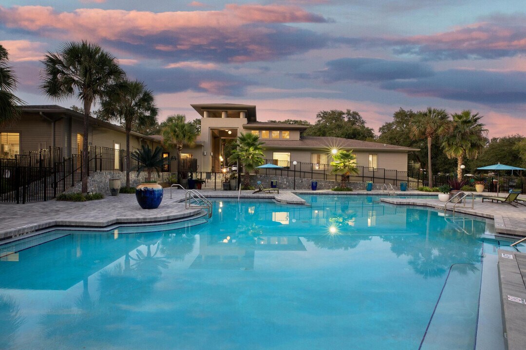 Canyon Park in Tallahassee, FL - Building Photo