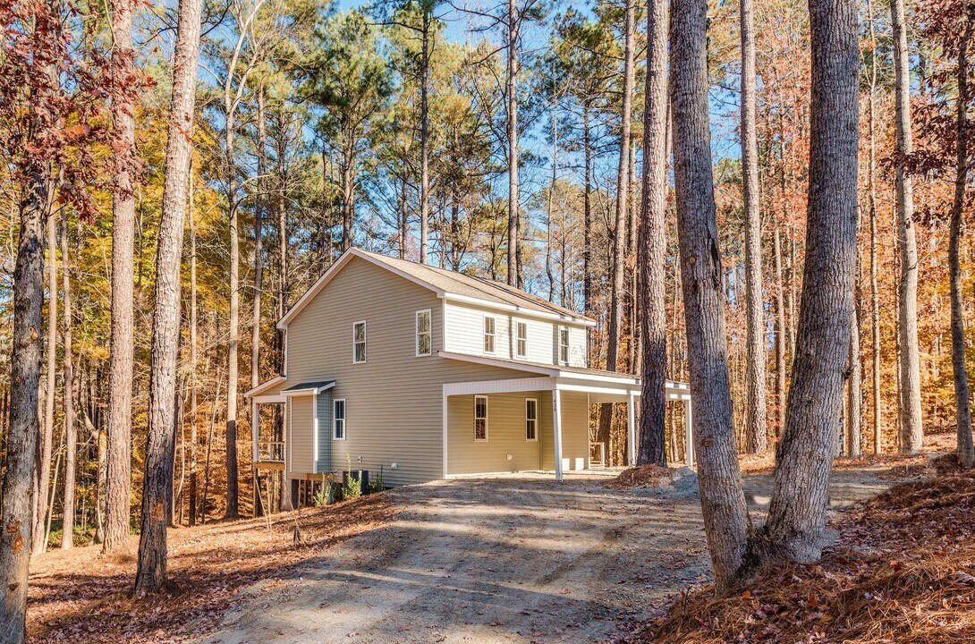 438 Motorcycle Rd in Clayton, NC - Foto de edificio