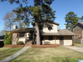124 Venetian Way in Homewood, AL - Building Photo