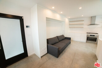 14 Brooks Ave in Los Angeles, CA - Foto de edificio - Building Photo