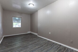 648 Moraine Ave in Midwest City, OK - Foto de edificio - Building Photo