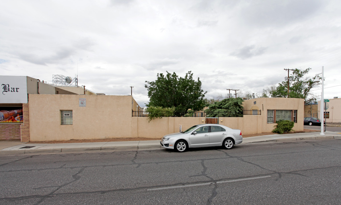 4223 Central Ave NE in Albuquerque, NM - Building Photo