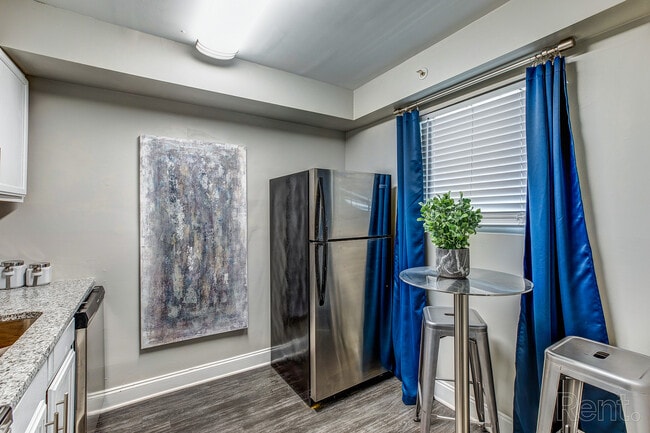 Elite At Lakeview in Atlanta, GA - Building Photo - Building Photo