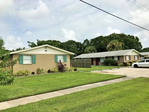 The Royal Mauian Apartments in Bradenton, FL - Building Photo - Building Photo