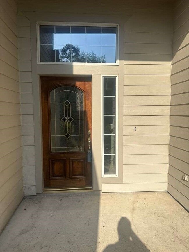 property at 127 W Burberry Cir