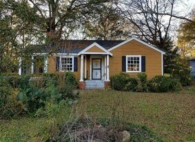 3338 S Hull St in Montgomery, AL - Building Photo