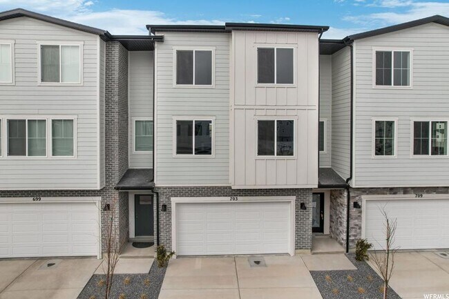 696 Ryegrass Dr in Eagle Mountain, UT - Building Photo - Building Photo