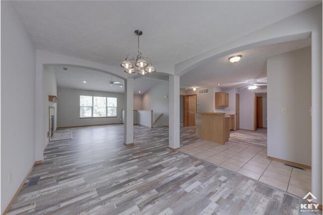 565 N Bristol Ct in Wichita, KS - Building Photo - Building Photo
