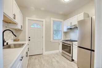 325 Chestnut St-Unit -1st Fl in New Britain, CT - Building Photo - Building Photo