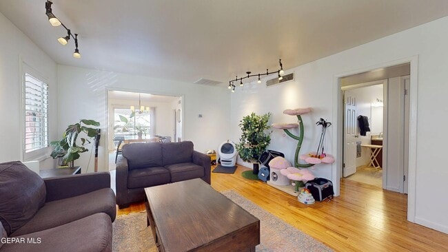 1103 Madeline Dr in El Paso, TX - Building Photo - Building Photo