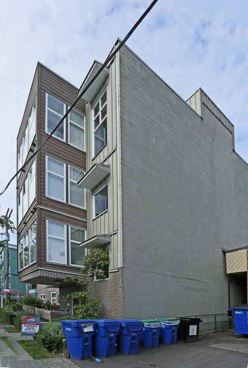 Hudson Mews in Vancouver, BC - Building Photo