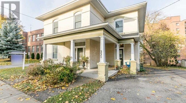 232 Prospect St in Newmarket, ON - Building Photo - Building Photo