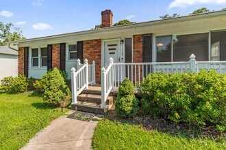 1125 Countryside Dr in High Point, NC - Building Photo - Building Photo