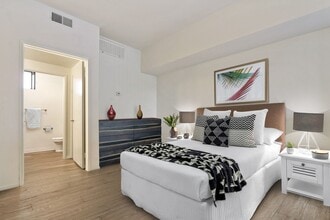 Park Overland Apartments in Los Angeles, CA - Building Photo - Building Photo