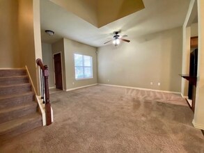 3164 W Montrail Pl in Fayetteville, AR - Foto de edificio - Building Photo