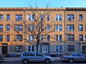61-31 Madison St in Flushing, NY - Foto de edificio - Building Photo