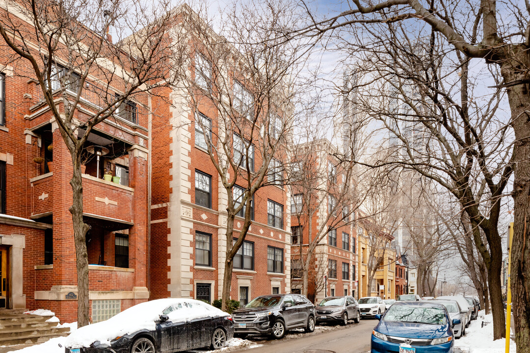 444 W Roslyn Pl in Chicago, IL - Foto de edificio