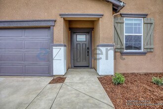 4636 Sami Jo Dr in Merced, CA - Foto de edificio - Building Photo