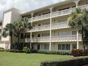 4701 Martinique Dr-Unit -#D1 in Coconut Creek, FL - Foto de edificio - Building Photo