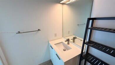 1300 Brickell Ave in Miami, FL - Building Photo - Building Photo