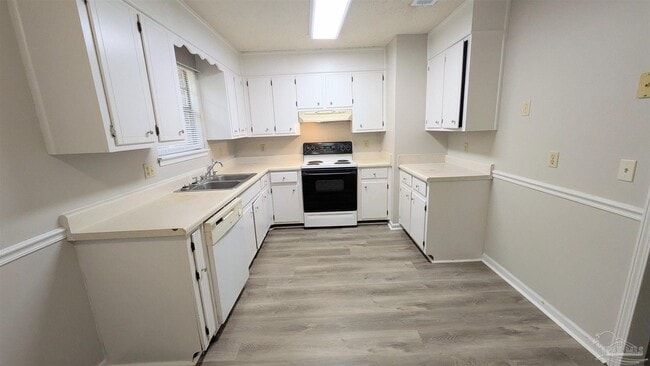 4233 W Avenida De Golf in Pace, FL - Building Photo - Building Photo