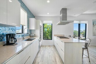 332 Balboa St in Hollywood, FL - Building Photo - Building Photo