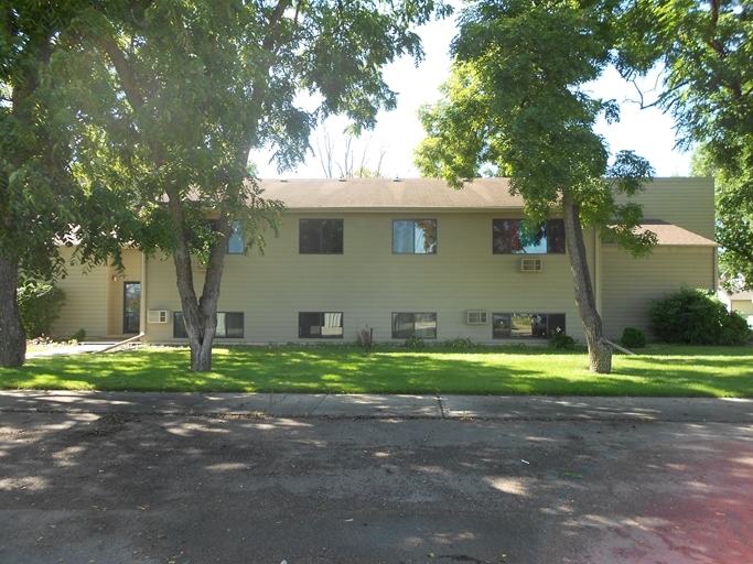 Oakwood Apartments in Beresford, SD - Foto de edificio