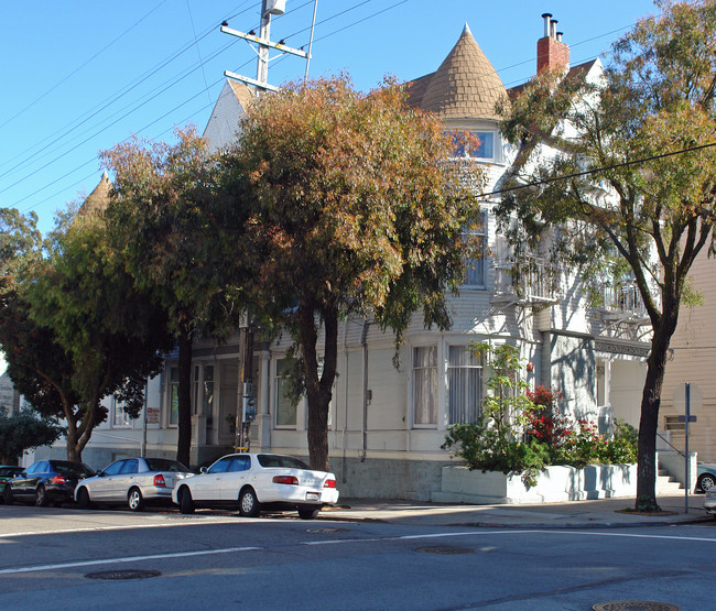 1890 Page St in San Francisco, CA - Foto de edificio - Building Photo