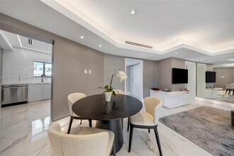 10190 Collins Ave in Bal Harbour, FL - Building Photo - Building Photo
