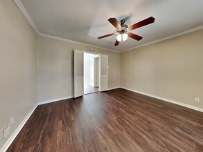 614 Maydelle Ln in Garland, TX - Foto de edificio - Building Photo