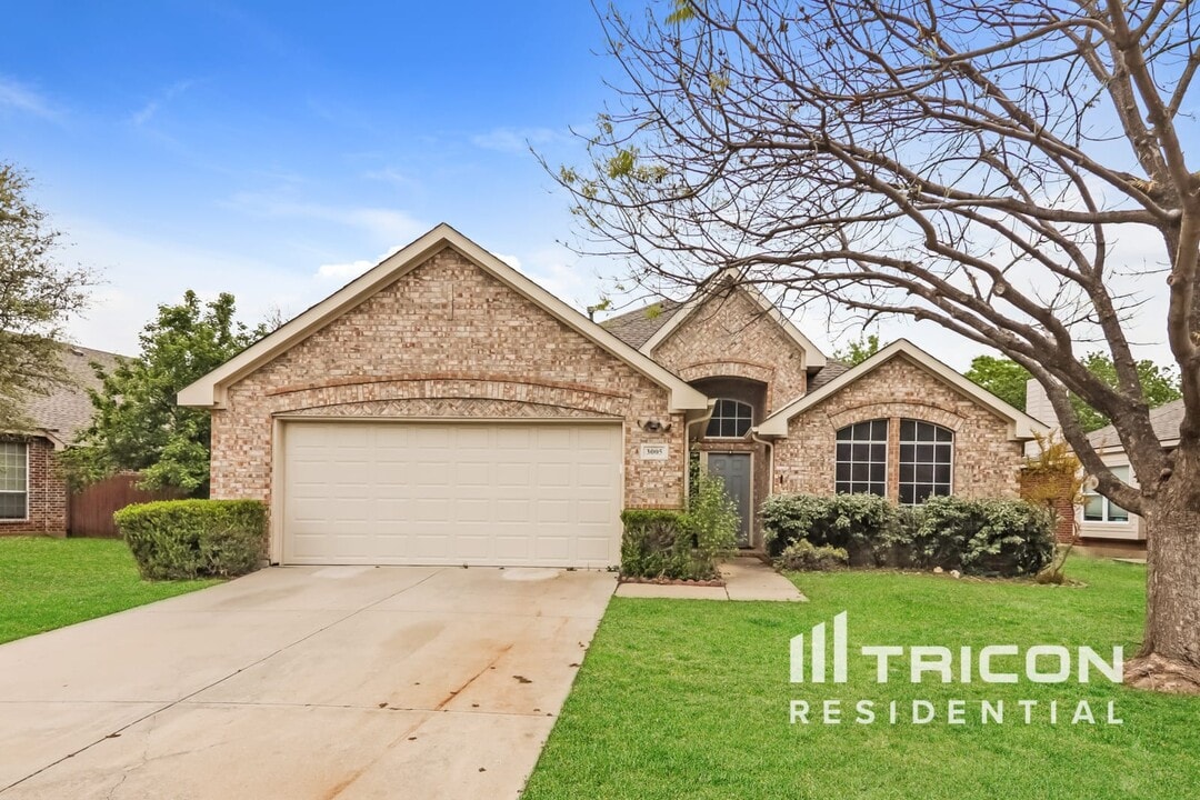3005 Sweetleaf Dr in Little Elm, TX - Building Photo