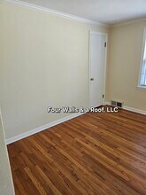 9623 E 32nd St S in Independence, MO - Foto de edificio - Building Photo