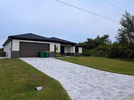 8043 Walbert St in Port Charlotte, FL - Building Photo