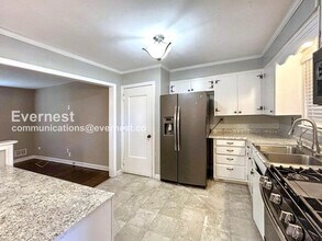 809 Raymond Ct in Virginia Beach, VA - Foto de edificio - Building Photo