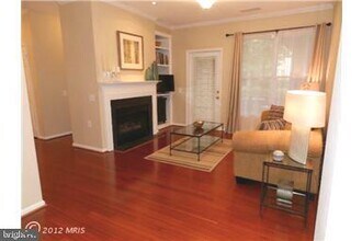 20419 Riverbend Square-Unit -103 in Sterling, VA - Building Photo - Building Photo